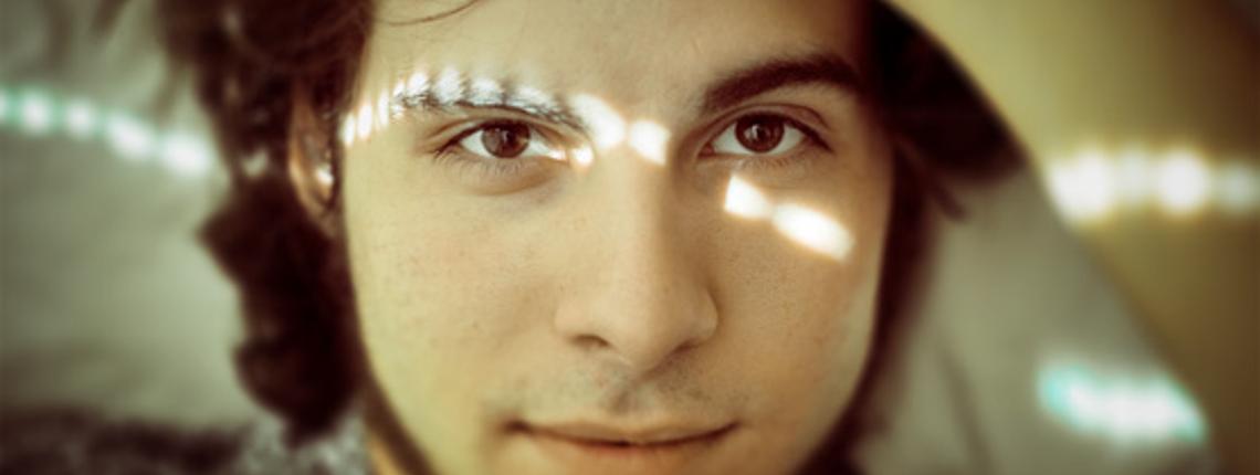 Photoshop Quick Tip: How to Use a Tilt / Shift Effect on Portraits